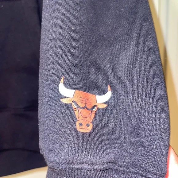 Chicago bulls hoodie 🐂 - Picture 4 of 5